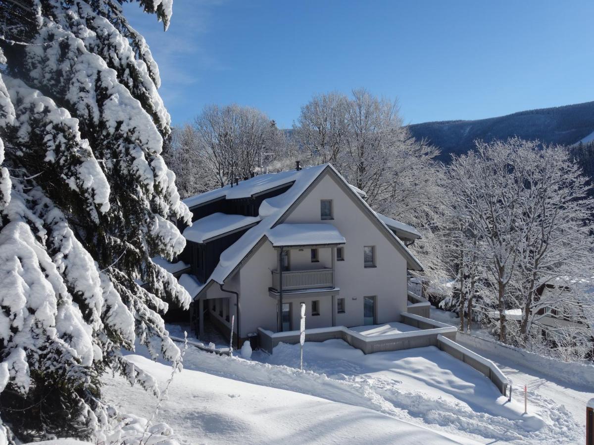 Valon Apartment